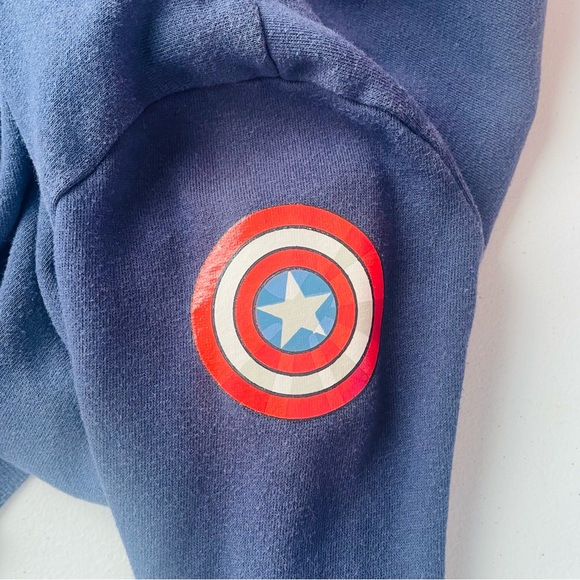 Captain America Sweatshirt - Picture 3 of 4